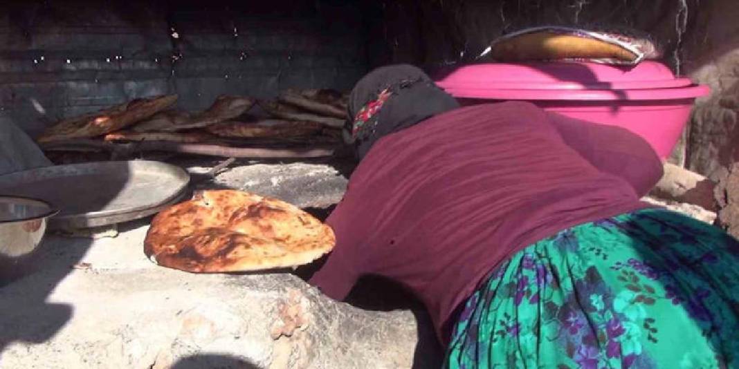 Ömürleri göç yollarında emekle geçiyor: Kışın sığındıkları köy konargöçer izleri taşıyor 3